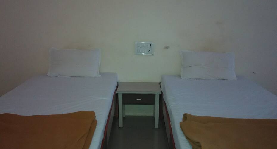 Hotel Amiras, Mount Abu 5